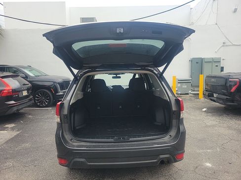 Used 2023 Subaru Forester Premium image 14