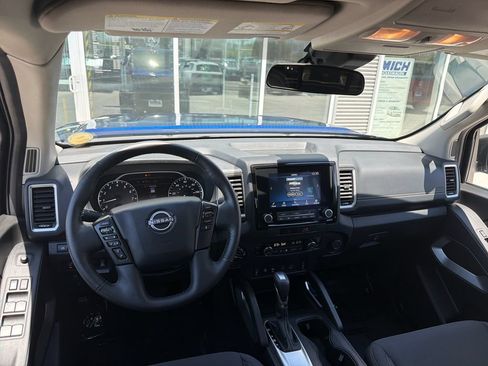 Used 2023 Nissan Frontier SV w/ Technology Package AWD/4WD image 13