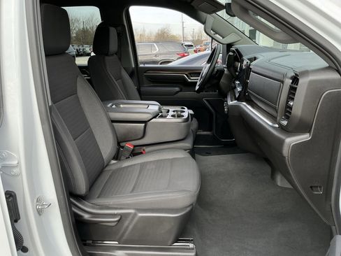 Used 2025 Chevrolet Silverado 2500 LT w/ Convenience Package image 32