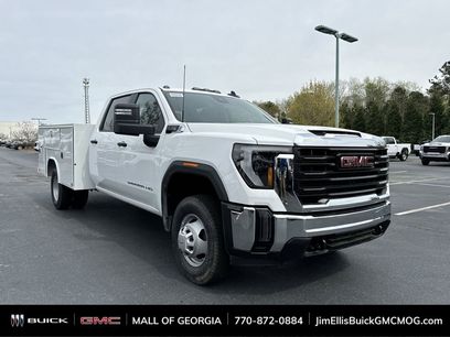 New 2025 GMC Sierra 3500 Pro w/ Convenience Package