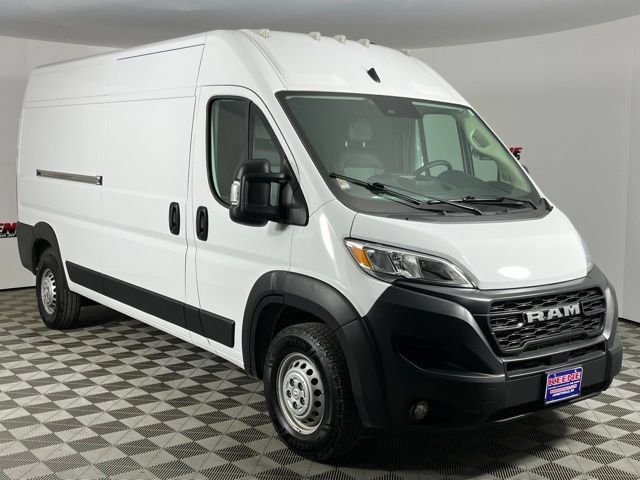 Used 2025 RAM ProMaster 2500 w/ Convenience Group FWD image 2