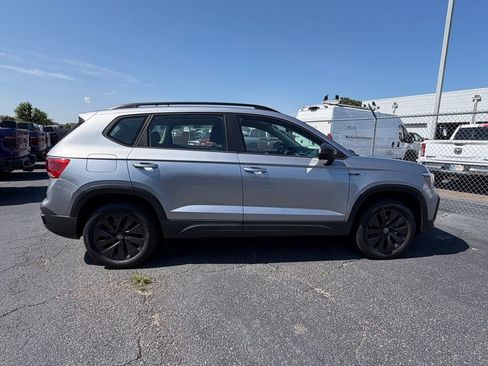 Used 2024 Volkswagen Taos S FWD image 9