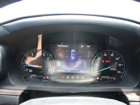 Used 2020 Ford Explorer Limited RWD image 23