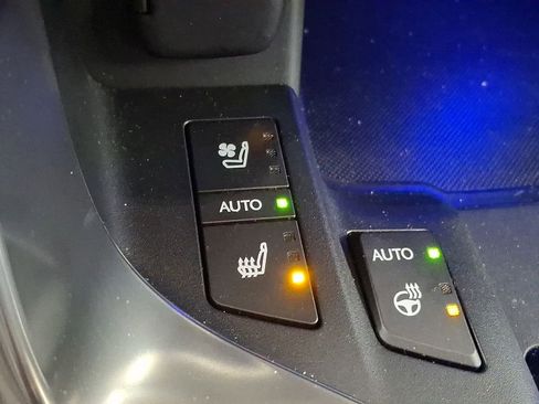 Used 2024 Lexus LX 600 4WD w/ Luxury Package image 19