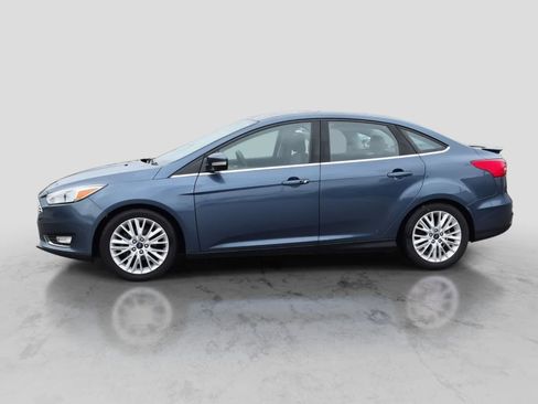 Used 2018 Ford Focus Titanium FWD image 5