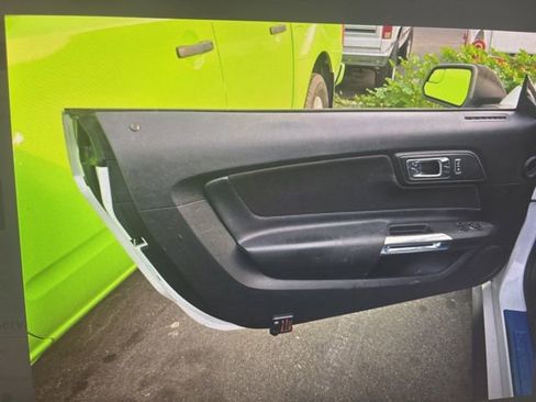 Used 2016 Ford Mustang Coupe image 7