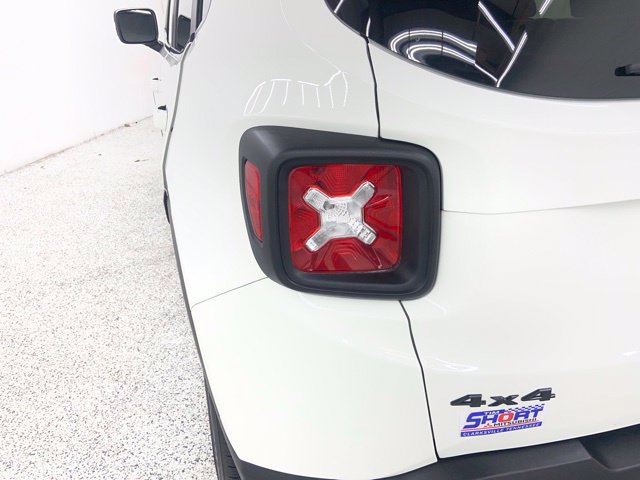 Used 2023 Jeep Renegade Latitude AWD/4WD image 21