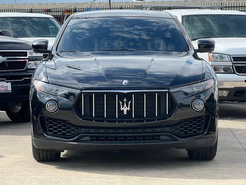 Used 2018 Maserati Levante AWD/4WD image 43