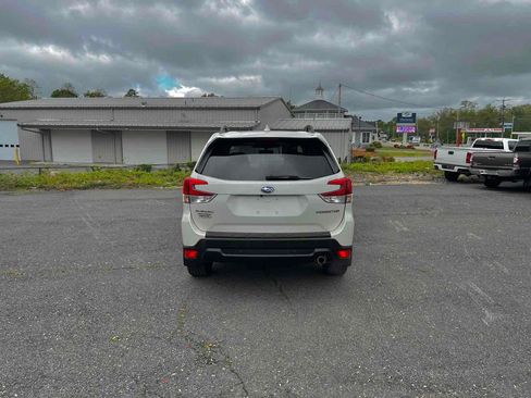 Used 2022 Subaru Forester Limited image 6