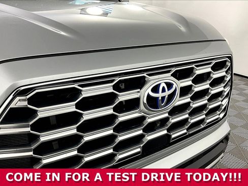 Used 2024 Toyota Sequoia Capstone AWD/4WD image 34
