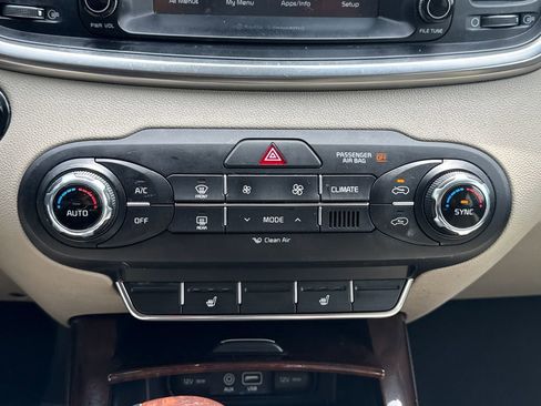 Used 2017 Kia Sorento EX w/ EX Premium Package FWD image 24