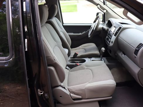 Used 2014 Nissan Frontier SV AWD/4WD image 21