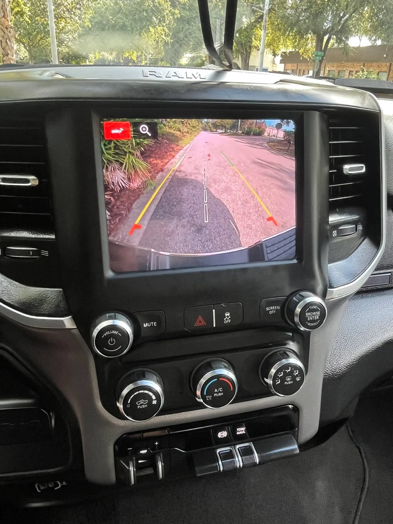 Used 2024 RAM 2500 Big Horn AWD/4WD image 18