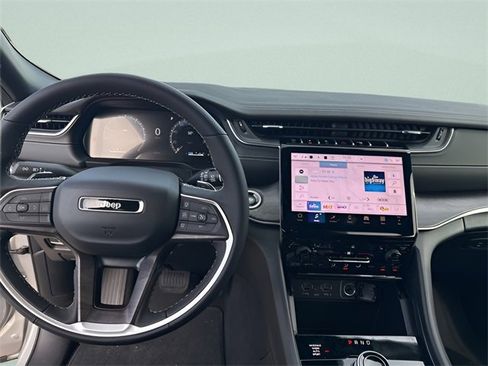 New 2025 Jeep Grand Cherokee L Limited image 21