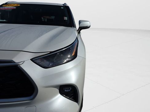 Used 2023 Toyota Highlander XLE image 26