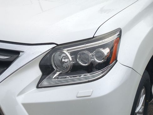 Used 2017 Lexus GX 460 Premium w/ Premium Package AWD/4WD image 9