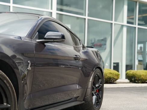 Used 2022 Ford Mustang Shelby GT500 w/ Technology Package RWD image 5