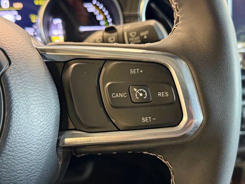 Used 2023 Jeep Wrangler Unlimited Sahara AWD/4WD image 26
