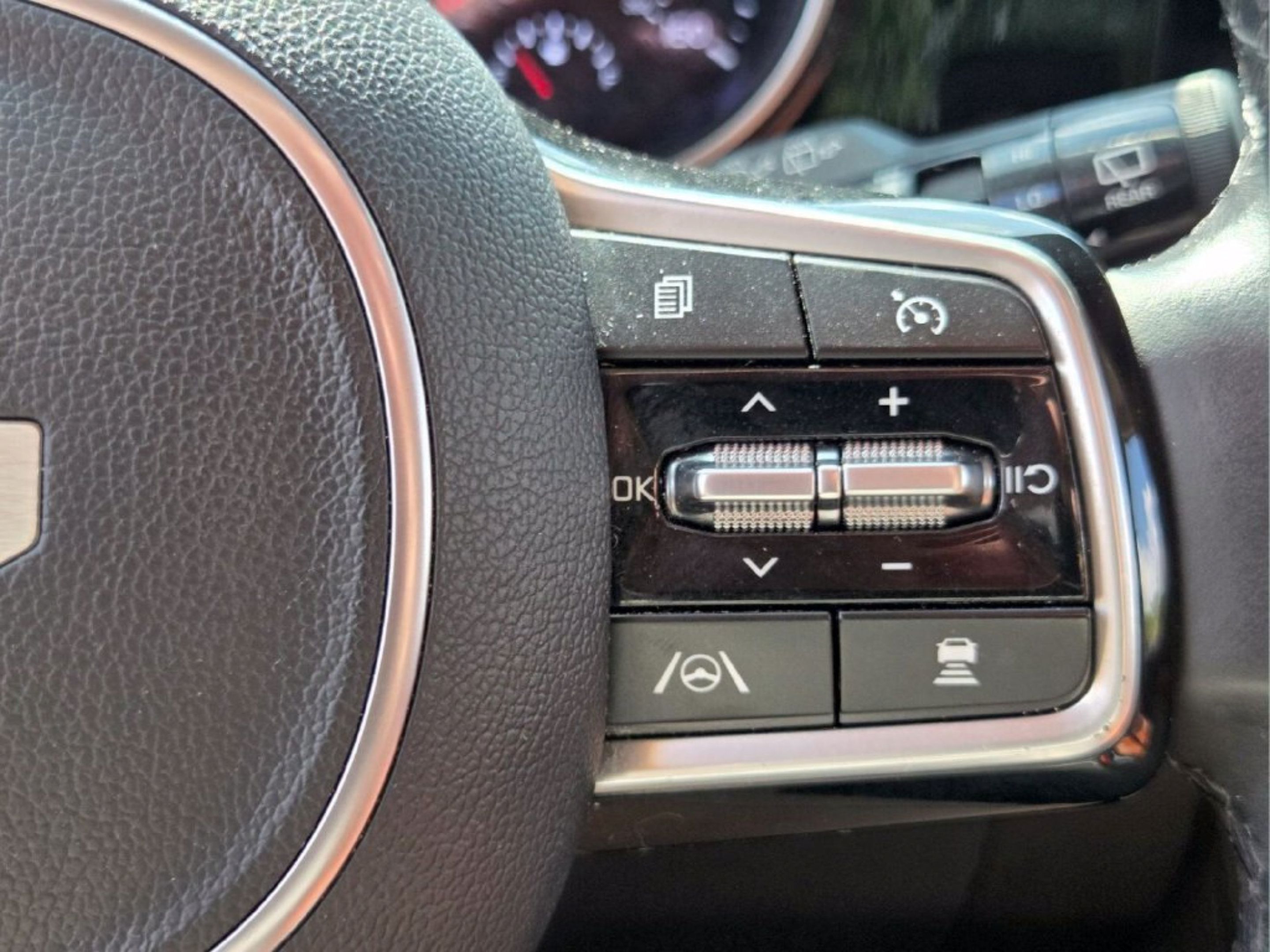 Used 2022 Kia Carnival SX FWD image 33