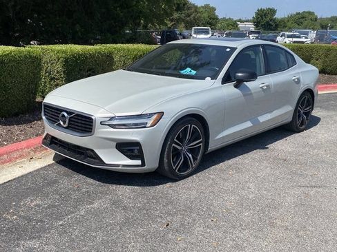 Used 2020 Volvo S60 T5 R-Design FWD image 8