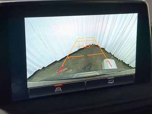 Used 2023 GMC Yukon SLE image 36