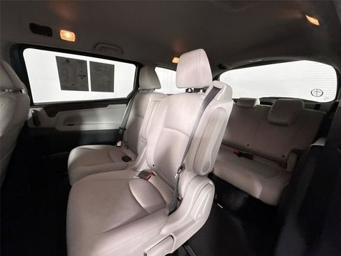 Used 2019 Honda Odyssey EX image 27