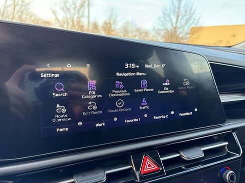 Used 2023 Kia Niro EX Touring image 19