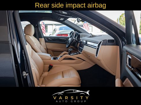 Used 2022 Porsche Cayenne Coupe w/ Premium Package image 26