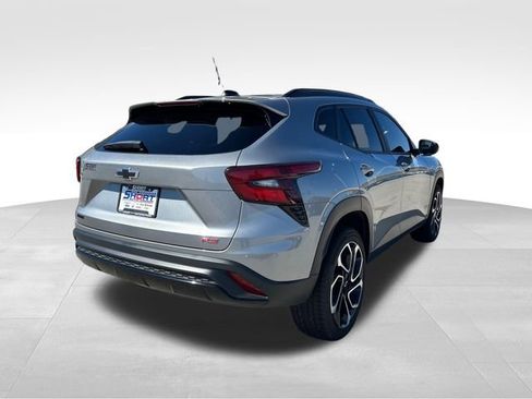 Used 2024 Chevrolet Trax RS w/ Sunroof Package image 5