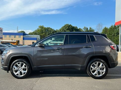 Used 2022 Jeep Compass Limited AWD/4WD image 17