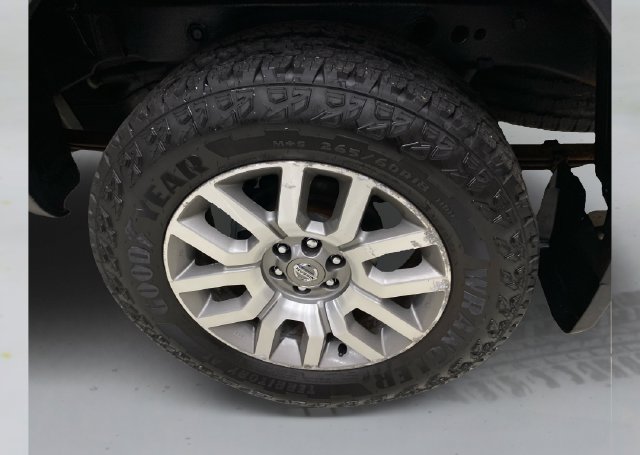Used 2012 Nissan Frontier SL w/ Moonroof Pkg AWD/4WD image 19