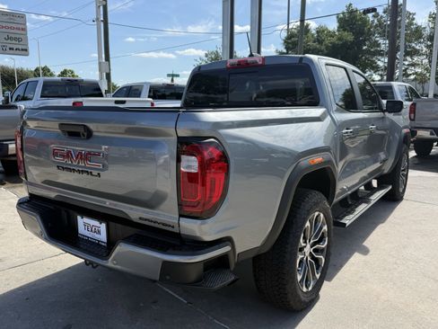 Used 2023 GMC Canyon Denali AWD/4WD image 5