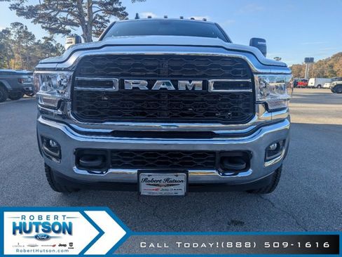 New 2024 RAM 5500 Tradesman w/ Chrome Appearance Group AWD/4WD image 4