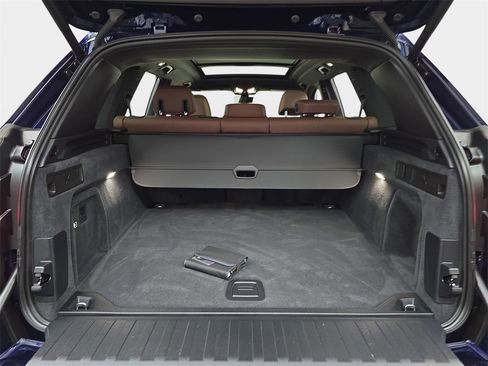 Used 2022 BMW X5 M50i w/ Executive Package image 15