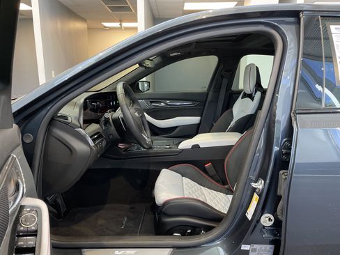 Used 2026 Cadillac CT5 V Blackwing w/ Super Cruise 1 Package image 18