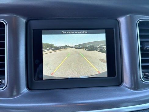Used 2019 Dodge Charger SXT RWD image 38