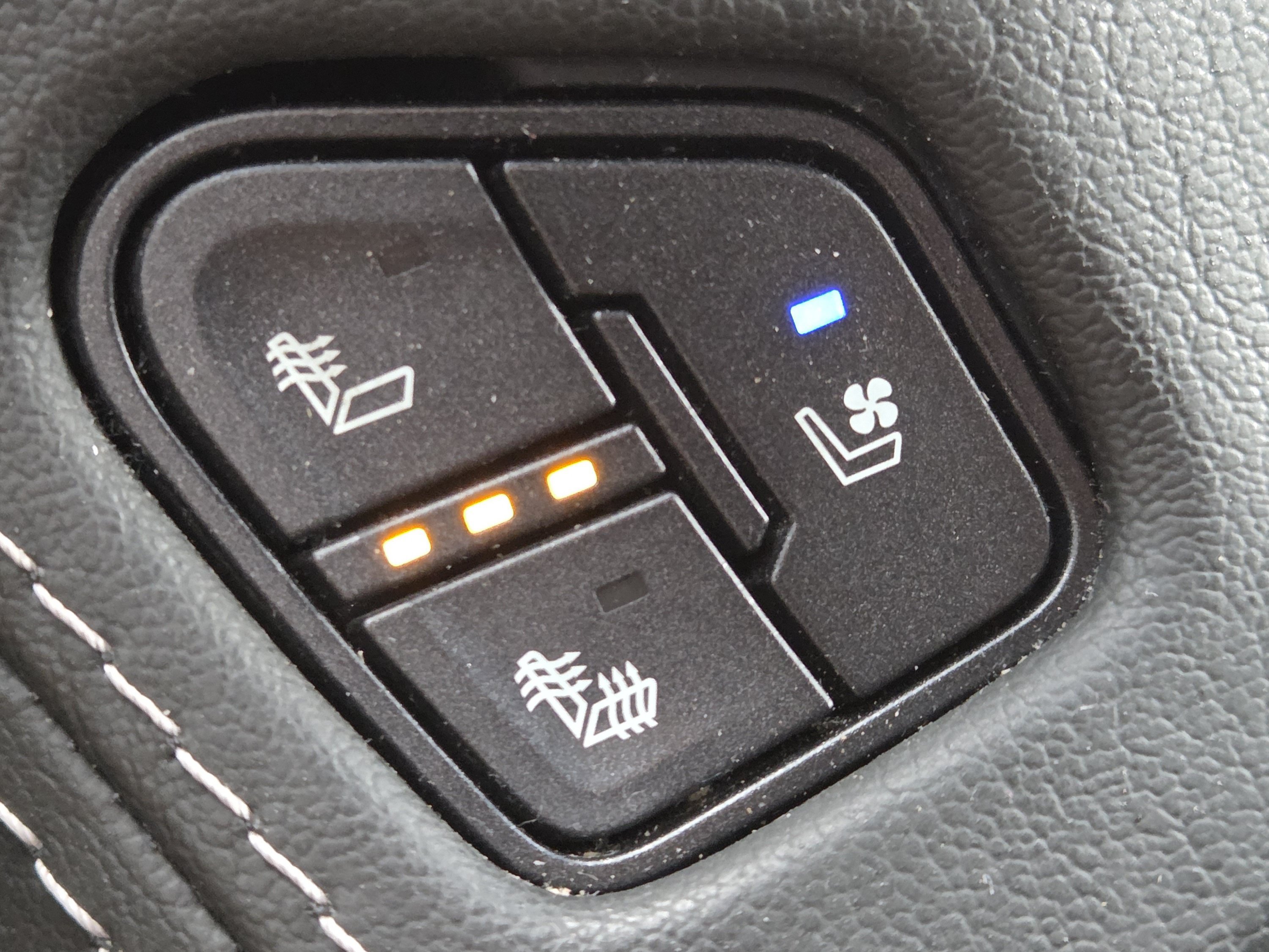 Used 2019 Chevrolet Suburban Premier AWD/4WD image 12