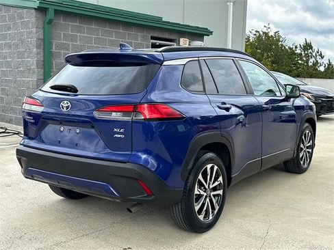 Certified 2022 Toyota Corolla Cross XLE image 8
