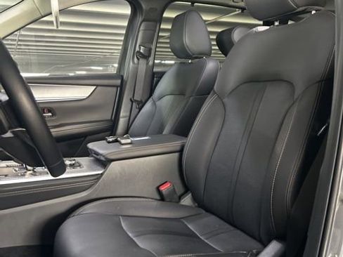 Used 2024 MAZDA CX-90 Plug-In Hybrid w/ Preferred image 9