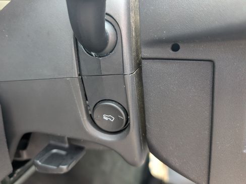 Used 2013 Ford F150 XLT w/ XLT Chrome Pkg AWD/4WD image 17