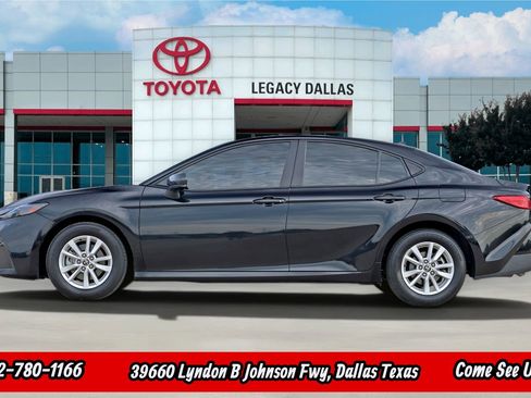 Used 2025 Toyota Camry LE FWD image 6
