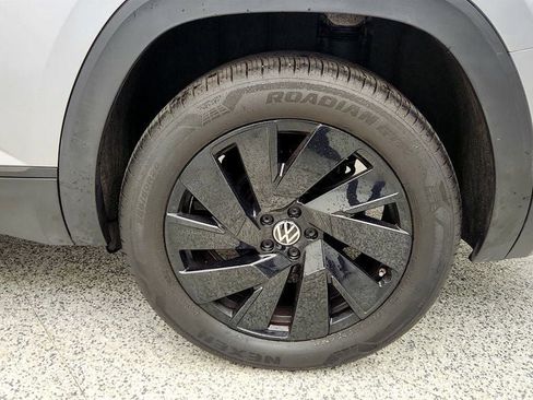 Used 2024 Volkswagen Atlas SE image 9