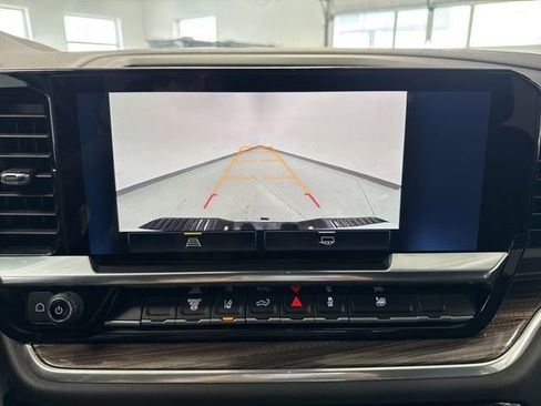 Used 2025 Chevrolet Silverado 2500 LT w/ Convenience Package image 39