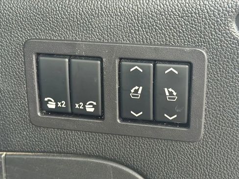 Used 2017 Chevrolet Suburban LT image 66