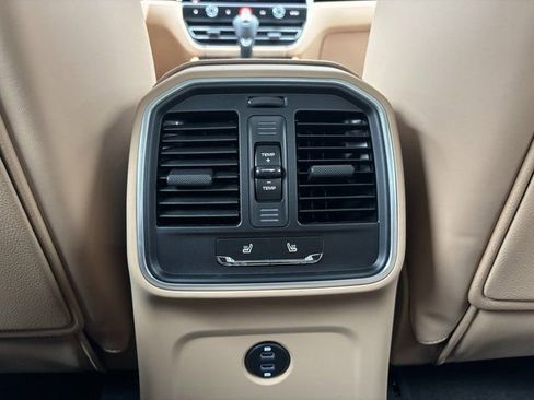 Certified 2026 Porsche Macan image 24