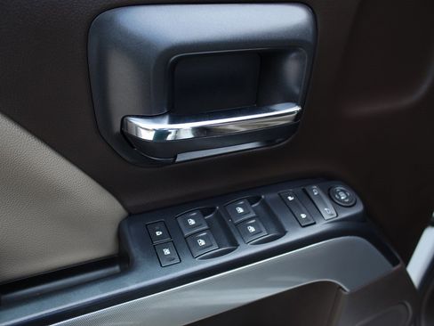 Used 2018 Chevrolet Silverado 1500 LT w/ Texas Edition image 15