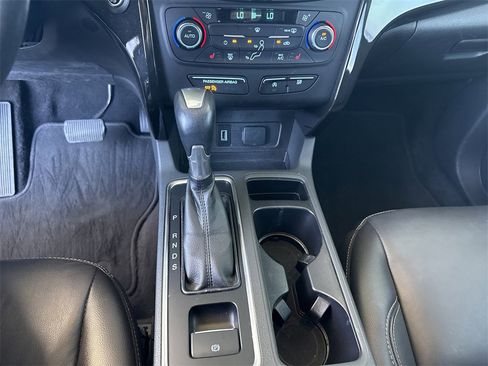 Used 2017 Ford Escape Titanium image 28