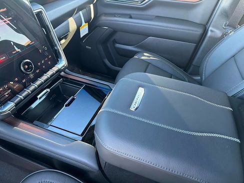 New 2026 GMC Yukon XL Denali image 24