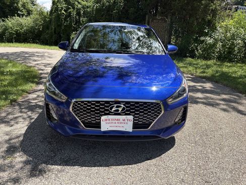 Used 2019 Hyundai Elantra GT FWD image 8