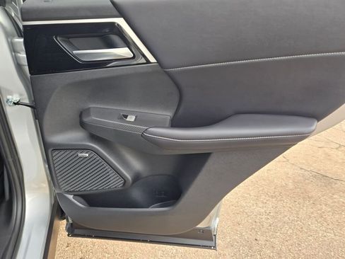 New 2026 Mitsubishi Outlander SE image 8